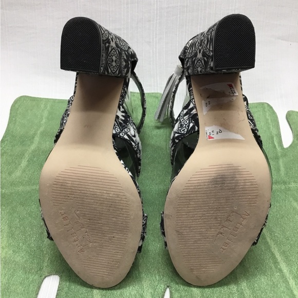 ARTELIER Exciting Block Heels by Nicole Miller - Picture 13 of 13